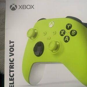 Black Friday deals!!! Brand New!!!unopened Microsoft Xbox Wireless Controller